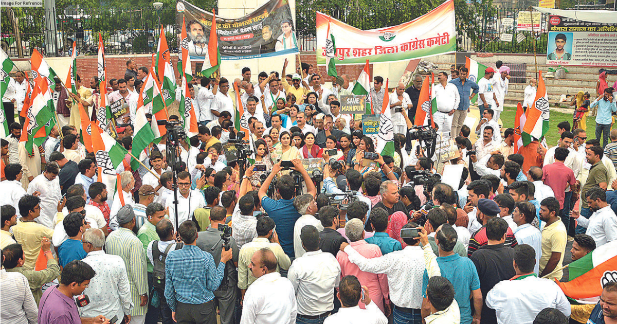 Congress sharpens attack on the Centre through foot march